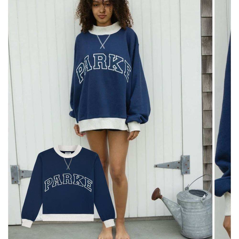 Parke Women's Navy and White Sweatshirt